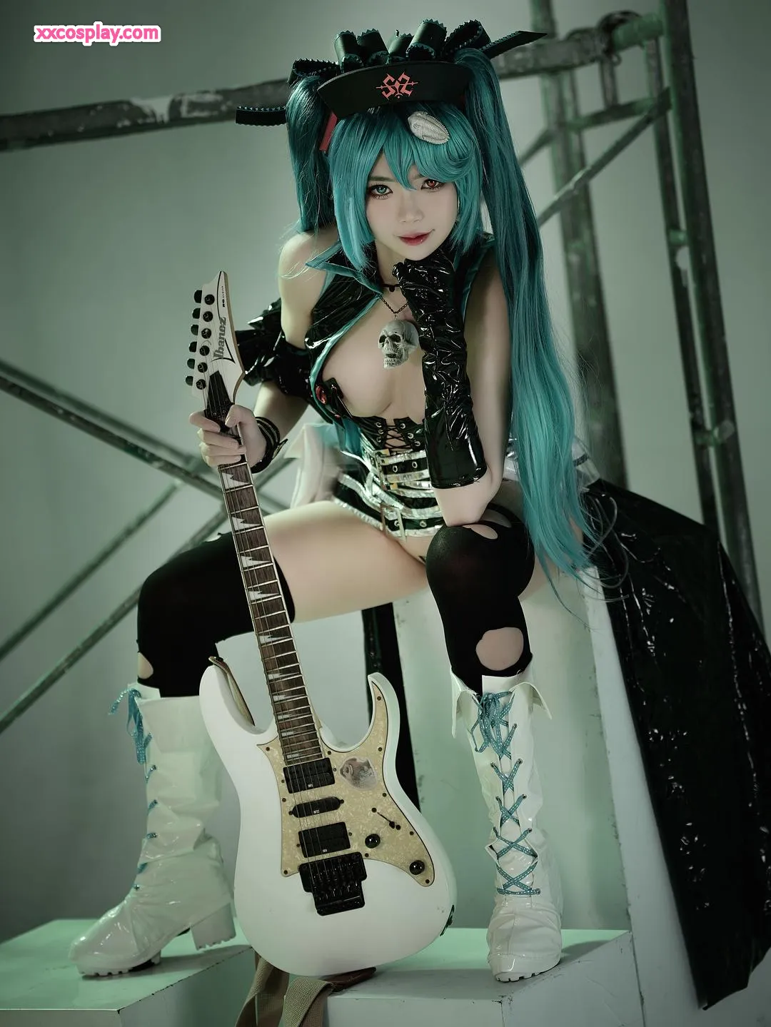 ZinieQ as Calne Ca: Gothic Nurse Rocker